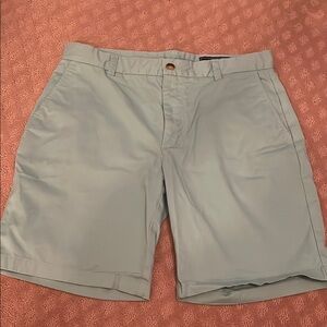 Vineyard Vines Men's Seafoam Green 9” Stretch “Breaker” Shorts. Size 34